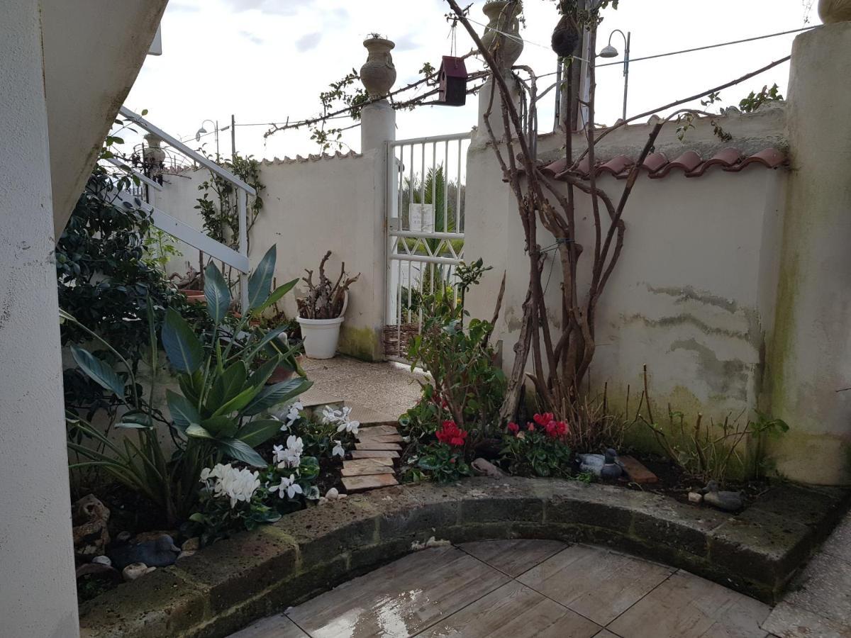 Mari En Bed & Breakfast Castel Volturno Luaran gambar